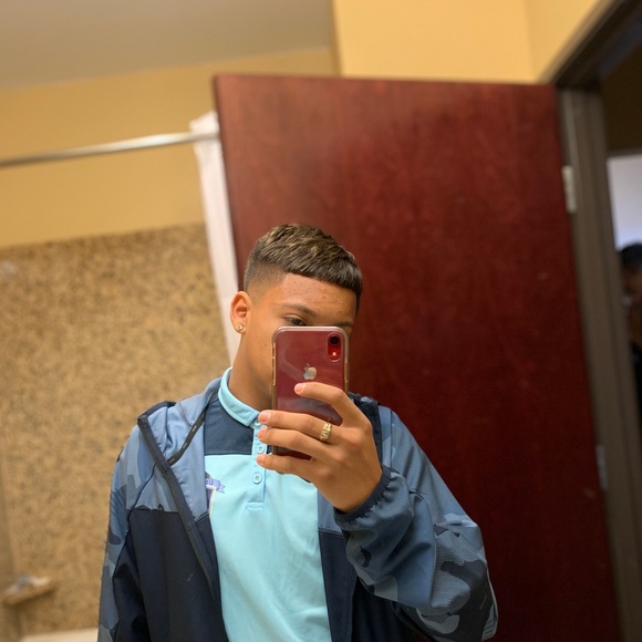 Meet your Posher, Victor - Picture 2 of 2